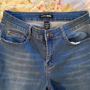 FASHION NOVA JEANS SIZE 14